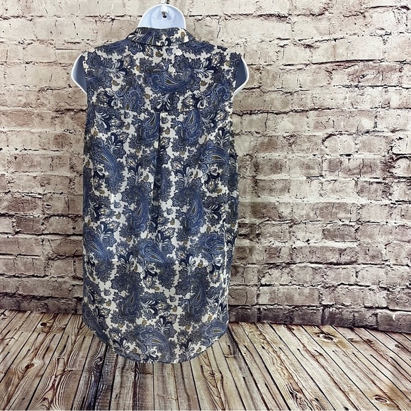 H&M Blue Paisley Print Button Sleeveless Blouse - Picture 4 of 7